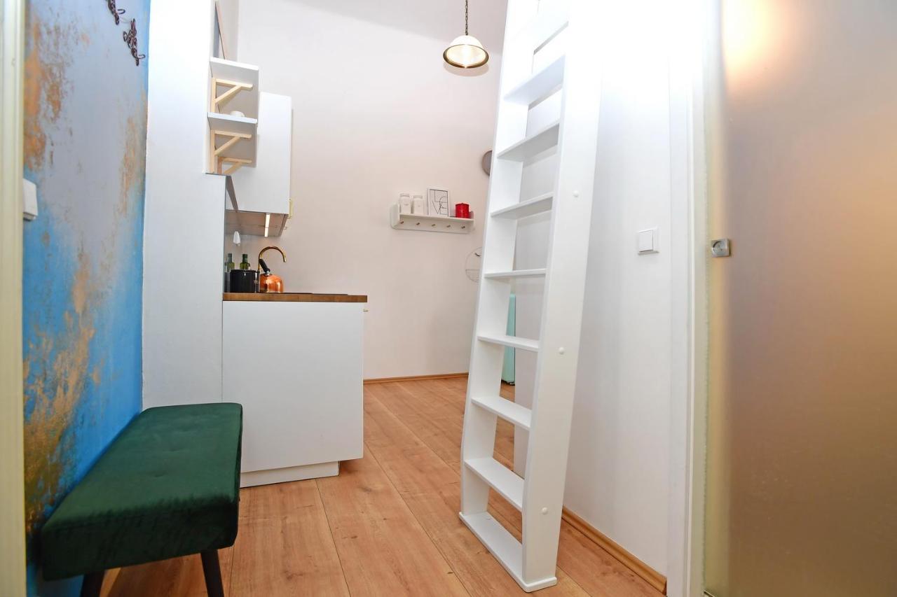 Lovely Little Cosy Apt In Prague Luaran gambar