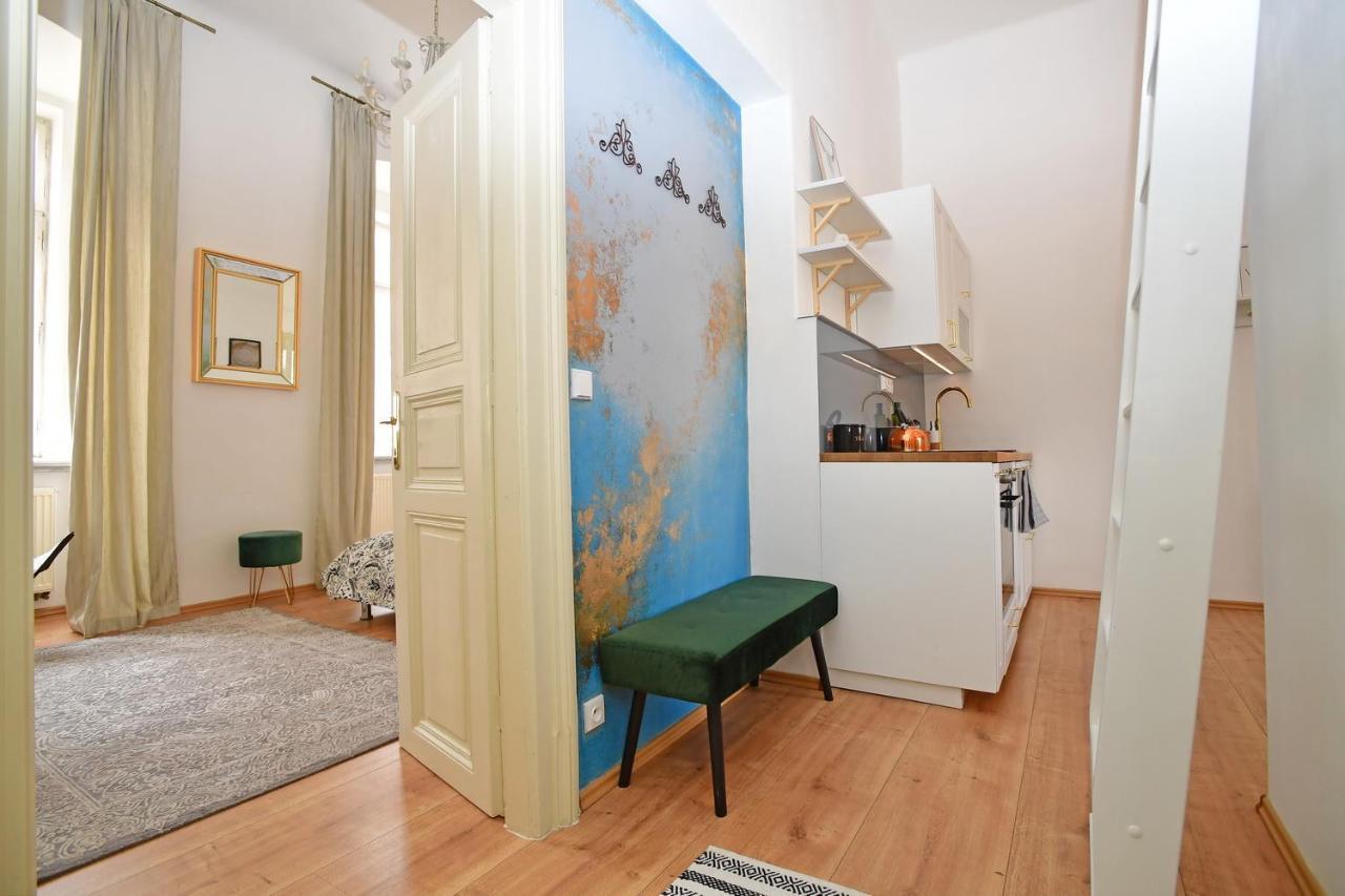Lovely Little Cosy Apt In Prague Luaran gambar