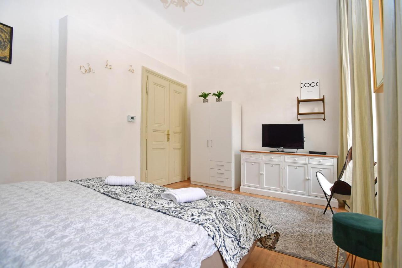 Lovely Little Cosy Apt In Prague Luaran gambar
